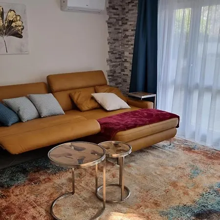 Luxurioses 5* Swiss Basecamp Apartment, Bern