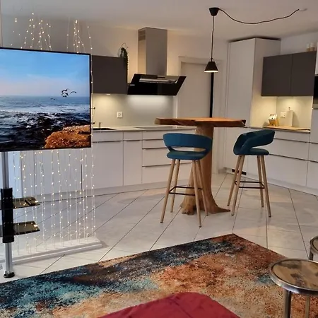 Luxurioses 5* Swiss Basecamp Apartment, Bern *